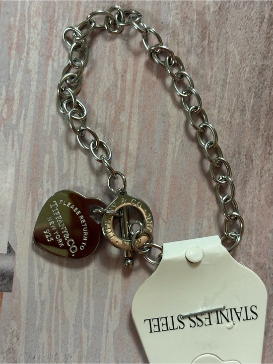 none Jewelry - Luxury inspired stainless Steel Heart Tag Toggle Bracelet - Silver